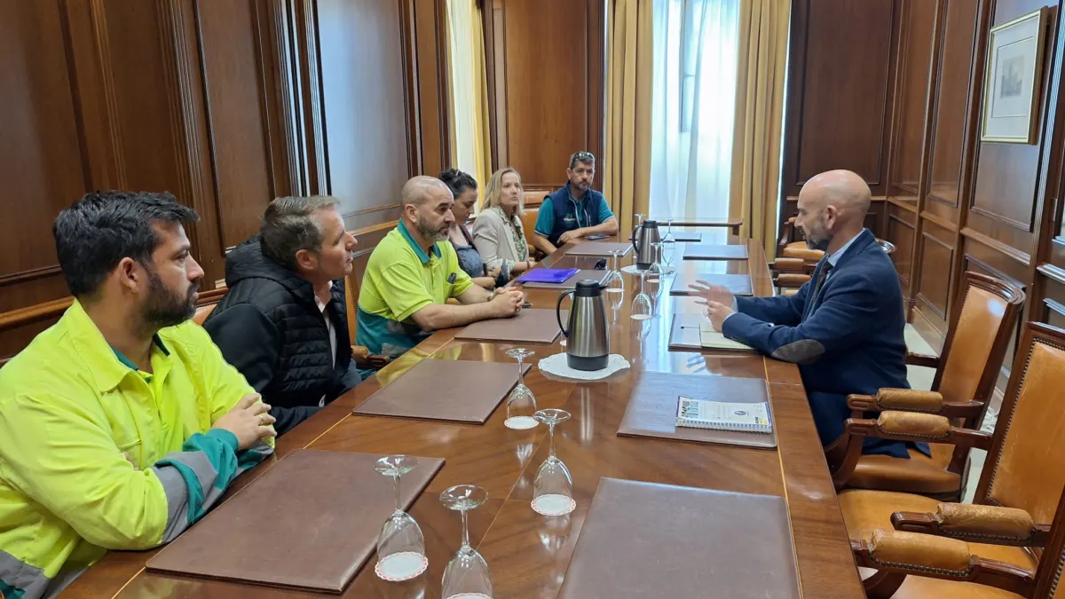 Javier Salas exige a la Junta de Andalucía que de una respuesta a un sector económico que agrupa a más de 400 empresas y autónomos