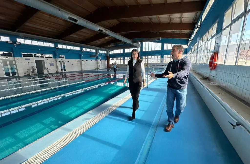 La piscina cubierta de El Fuerte reabre tras el parón sufrido con el concejal de Deportes llamando «ignorantes» a los usuarios que se quejaron
