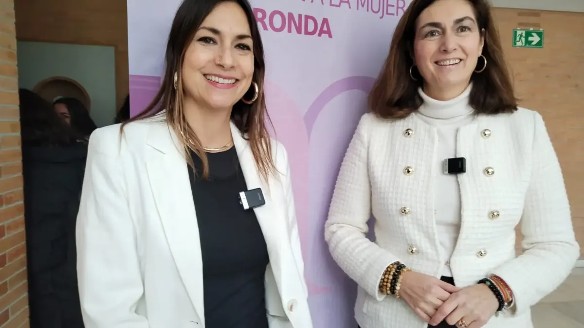 Isa Woman, la ‘psicowoman’, vuelve a Ronda para concienciar a los jóvenes sobre las relaciones sanas y contra la violencia machista