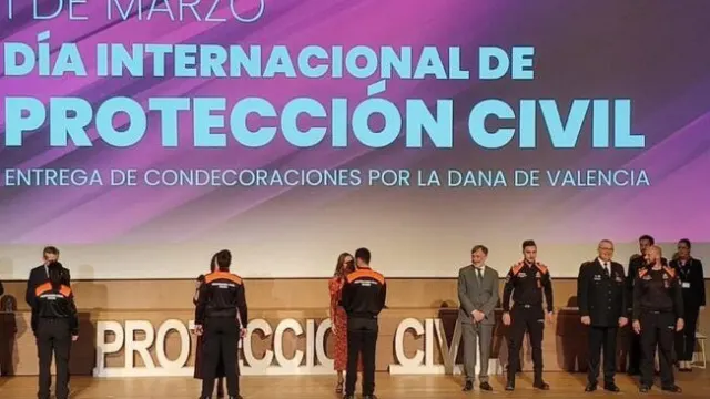 Condecorados en Valencia cinco voluntarios de Protección Civil de Ronda