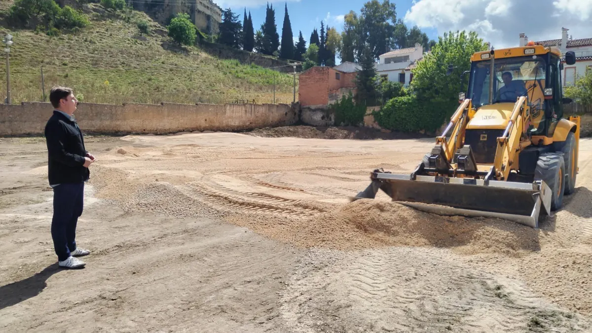 El Ayuntamiento de Ronda acondiciona la zona de aparcamientos de calle Prados con cien nuevas plazas