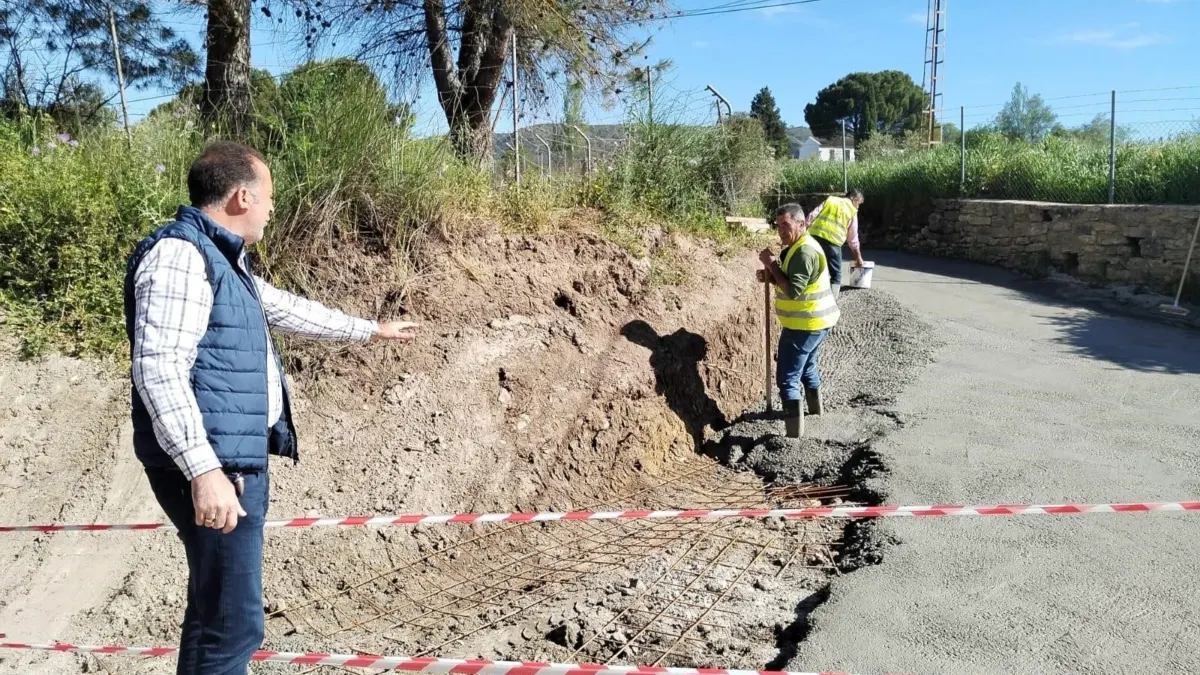 Se asfalta el acceso a la pedanía de Fuente la Higuera