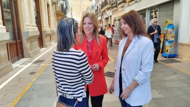 Vuelven los toldos a la calle Espinel