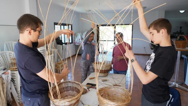 Taller de artesanía con mimbre en Genalguacil