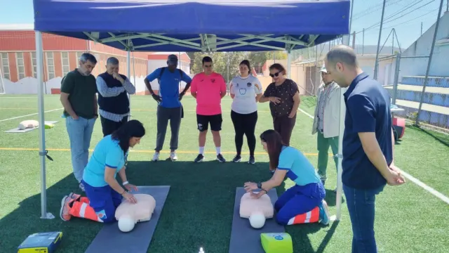 El Ayuntamiento de Ronda y el Área Sanitaria organizan talleres de primeros auxilios y uso de los desfibriladores