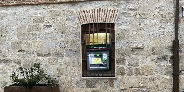 La promesa vacía de los cajeros automáticos: Diputación deja atrás a los pueblos pequeños. De 18 municipios que faltan, 15 son de la Serranía