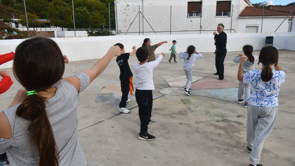 Música, kenpo y alegría para despedir el curso en Faraján