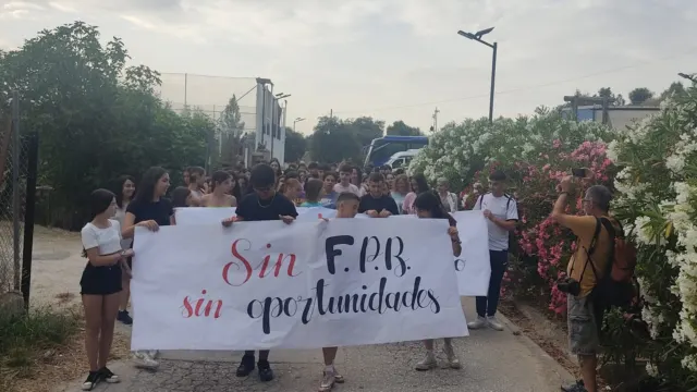 El Valle del Genal se moviliza por el derecho a la educación