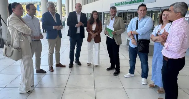 Los socialistas ponen el foco en el grave deterioro del Hospital de Ronda, advirtiendo contra la agenda privatizadora y la corrupción