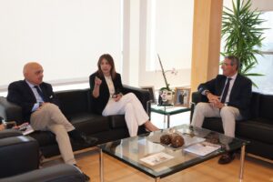 El supuesto acuerdo del grado de Fisioterapia en Ronda se desvanece: la Diputación desmiente a la alcaldesa 2 Reunión del presidente de la Diputación con la alcadesa, tras la que se anunció un acuerdo que nunca existió.