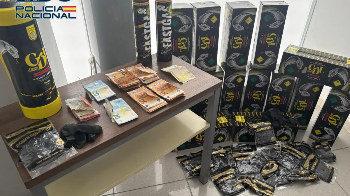 Detenidos en Ronda tres jóvenes que planeaban vender «gas de la risa» a 30 euros el globo en fiestas