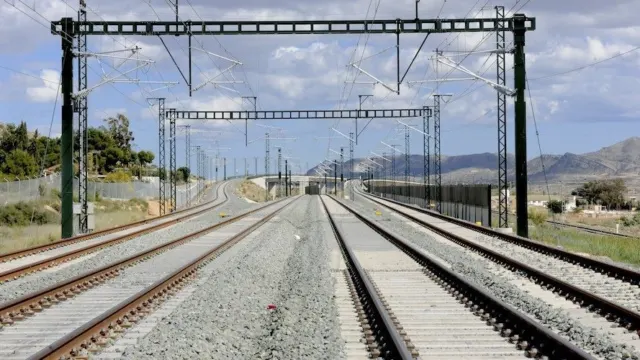 El Gobierno de España avanza en los trabajos de renovación de vía del tramo Bobadilla-Ronda, con una inversión de 52,8 millones de euros