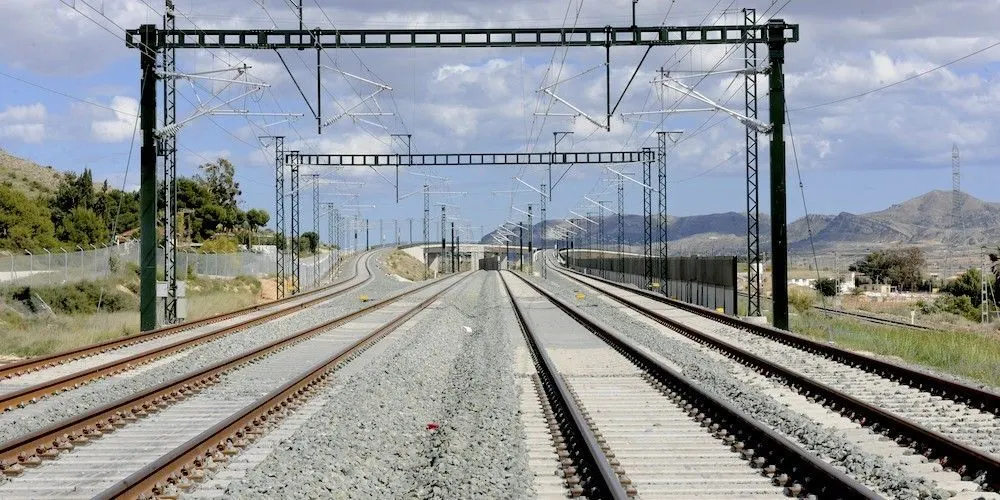 El Gobierno de España avanza en los trabajos de renovación de vía del tramo Bobadilla-Ronda, con una inversión de 52,8 millones de euros