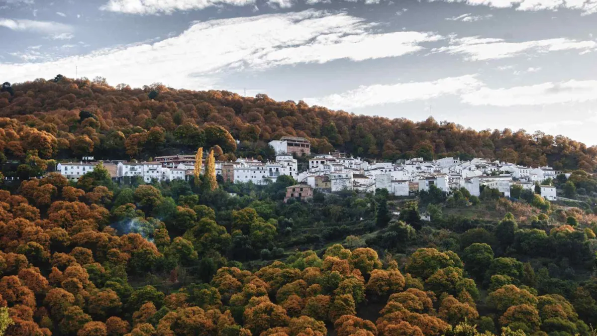 Un viaje entre montañas, leyendas y sabores auténticos por la Serranía