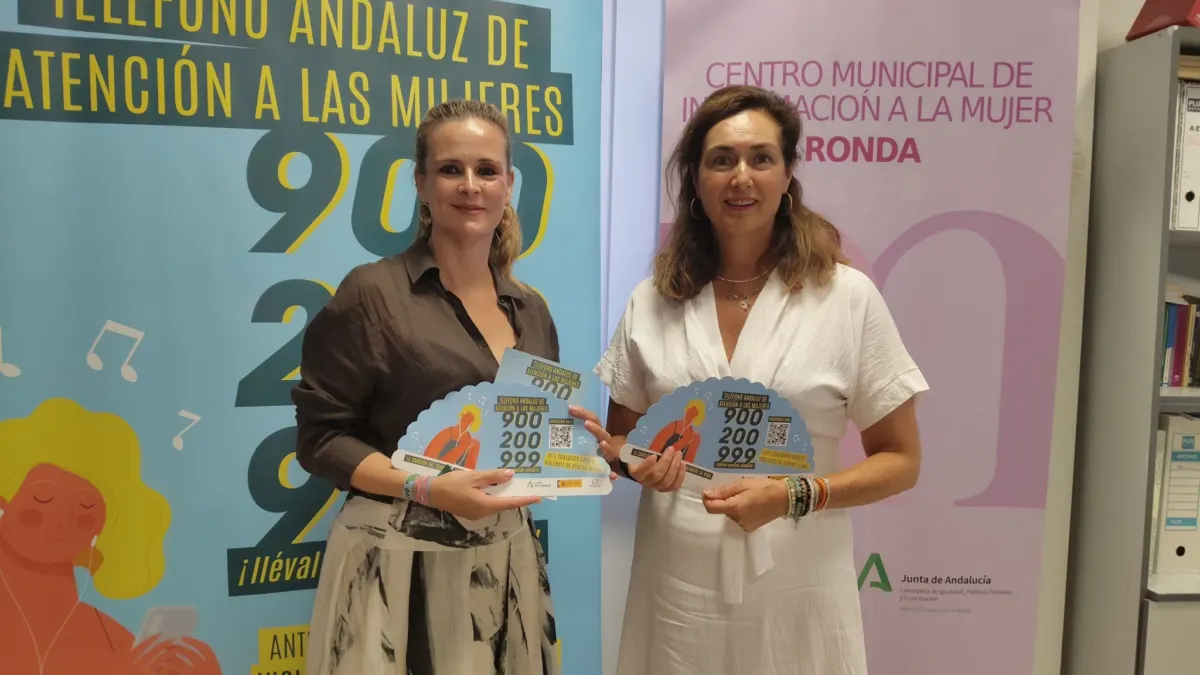 La Junta presenta en Ronda la campaña veraniega de difusión del teléfono 900 200 999, para atender a mujeres víctimas de violencia de género