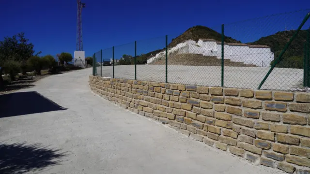 Benarrabá habilita una nueva zona de aparcamientos