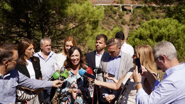Diputación invierte 363.000 euros en el asfaltado de la carretera de acceso a Benarrabá y la mejora de un camino municipal