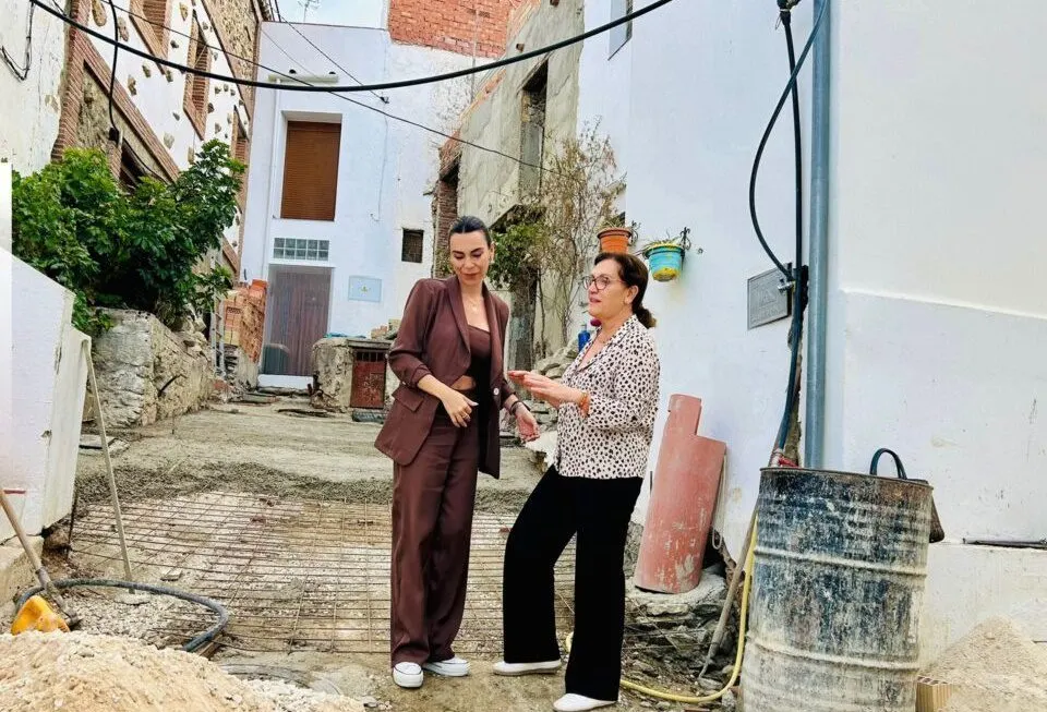 La Junta ayuda al Ayuntamiento de Alpandeire a rehabilitar calles y construir un vivero de empresas