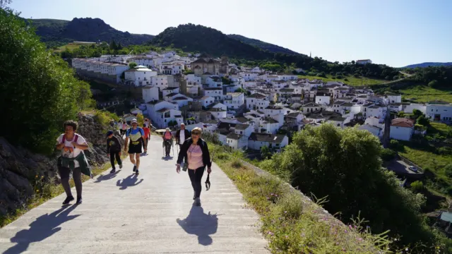 Incluyen la ruta Atajate-Alpandeire en los «Senderos de otoño»