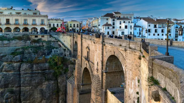 Ronda en Navidad: una escapada mágica entre luces, historia y aroma a castañas