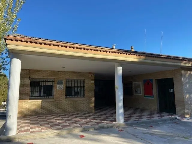 El CEIP Virgen de la Cabeza desmiente al Ayuntamiento y aclara la verdad de lo ocurrido tras la rotura de la tubería