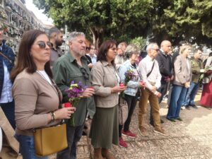 Fotogalería de la ofrenda floral de la Asociación de la Memoria Histórica de Ronda en homenaje a las víctimas del franquismo