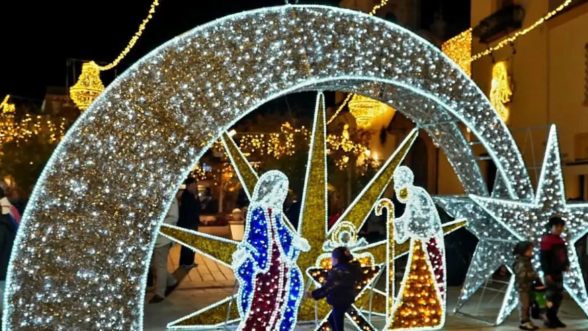 Ronda enciende su Navidad con un centro histórico como escenario festivo