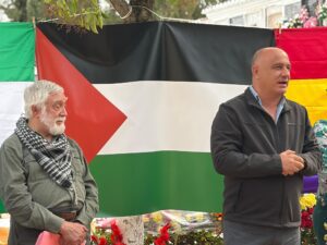 Fotogalería de la ofrenda floral de la Asociación de la Memoria Histórica de Ronda en homenaje a las víctimas del franquismo