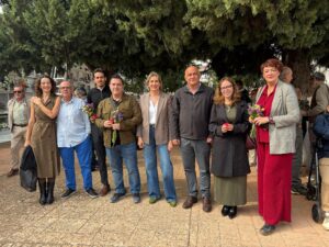 Fotogalería de la ofrenda floral de la Asociación de la Memoria Histórica de Ronda en homenaje a las víctimas del franquismo