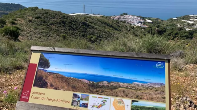 La Cueva de Nerja no solo se descubre bajo tierra, también se camina por encima de ella