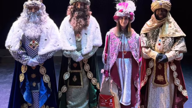 Los Reyes Magos reciben las llaves de Ronda en el Teatro Vicente Espinel