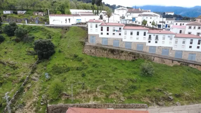 Alpandeire creará un aparcamiento público a la entrada del municipio