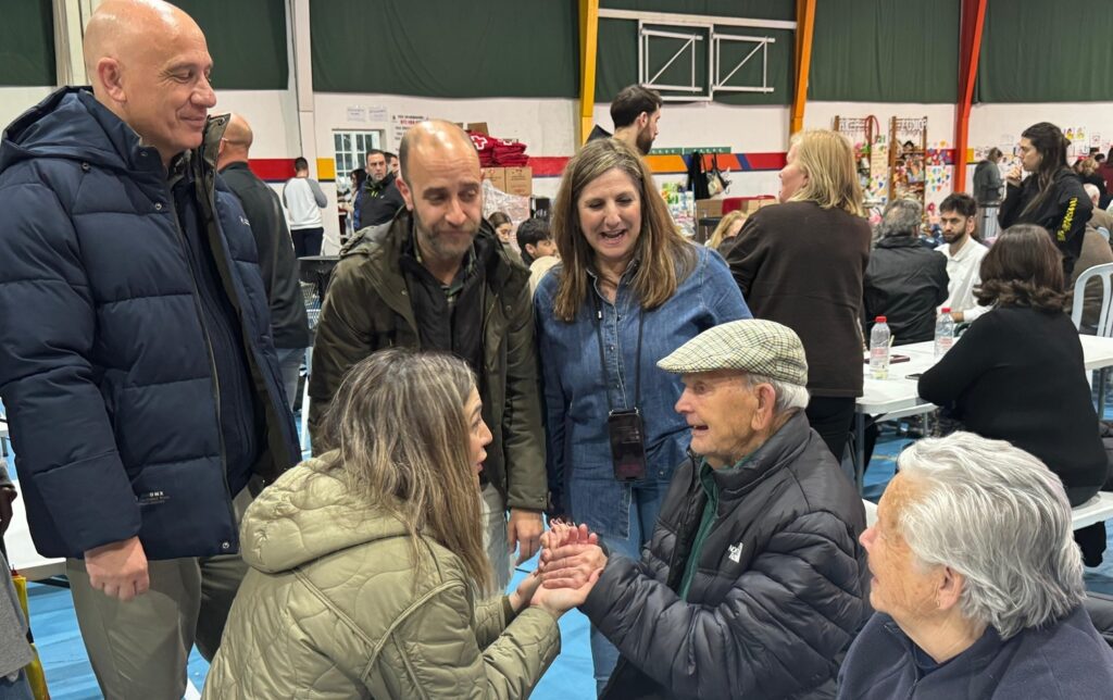 María Márquez saluda a afectados