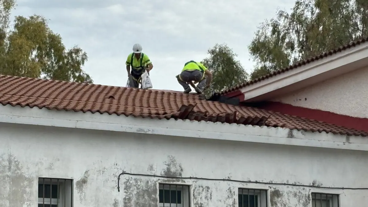 Obras de urgencia en el IES Pérez de Guzmán de Ronda para reparar los daños causados por el temporal