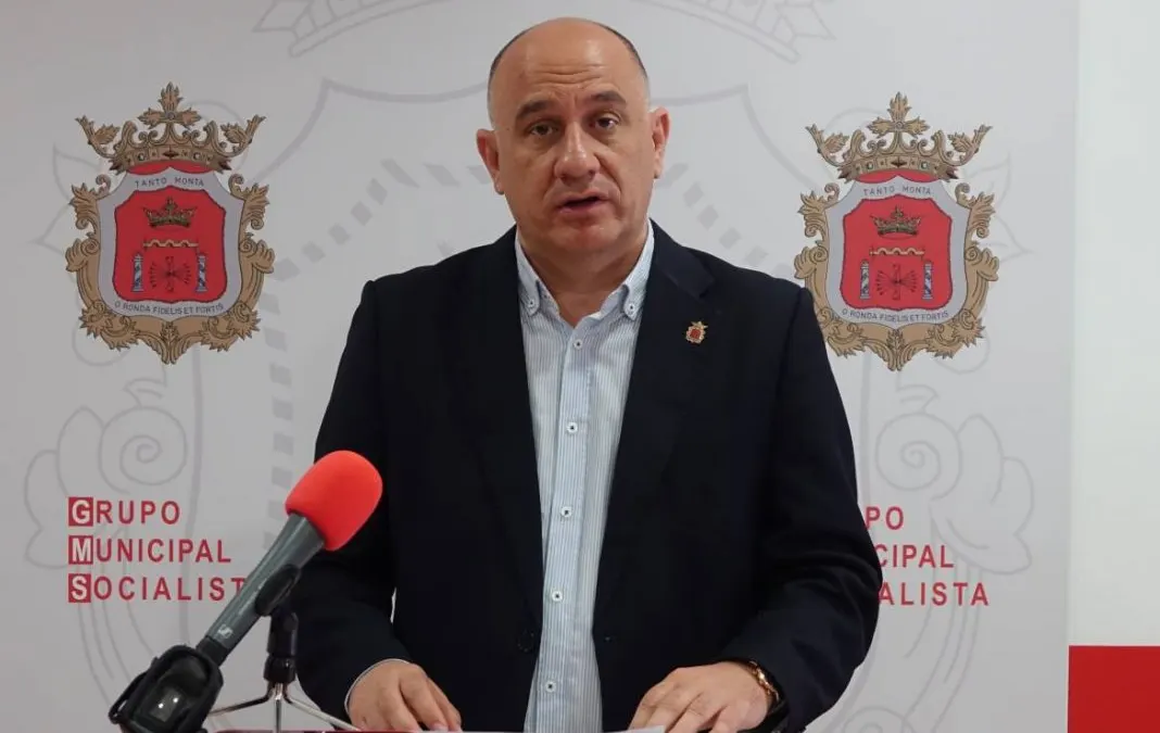 Cañestro vincula la dimisión de Ignacio Alonso al “autoritarismo” de la alcaldesa y pide más ceses en el Gobierno de Ronda