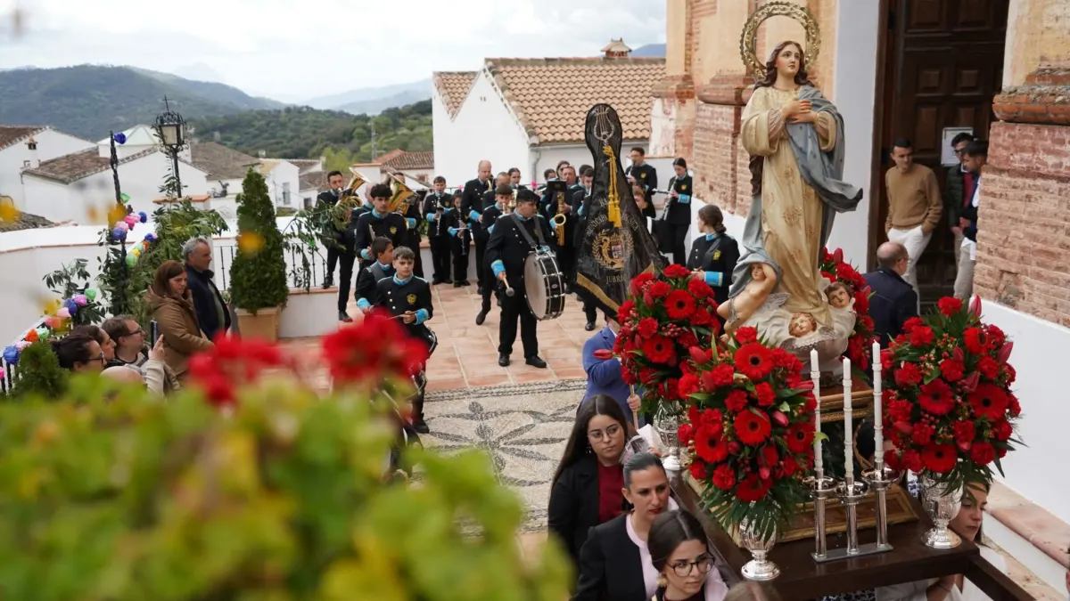 La Semana Santa de Alpandeire, una tradición que late entre silencio, fuego y emoción