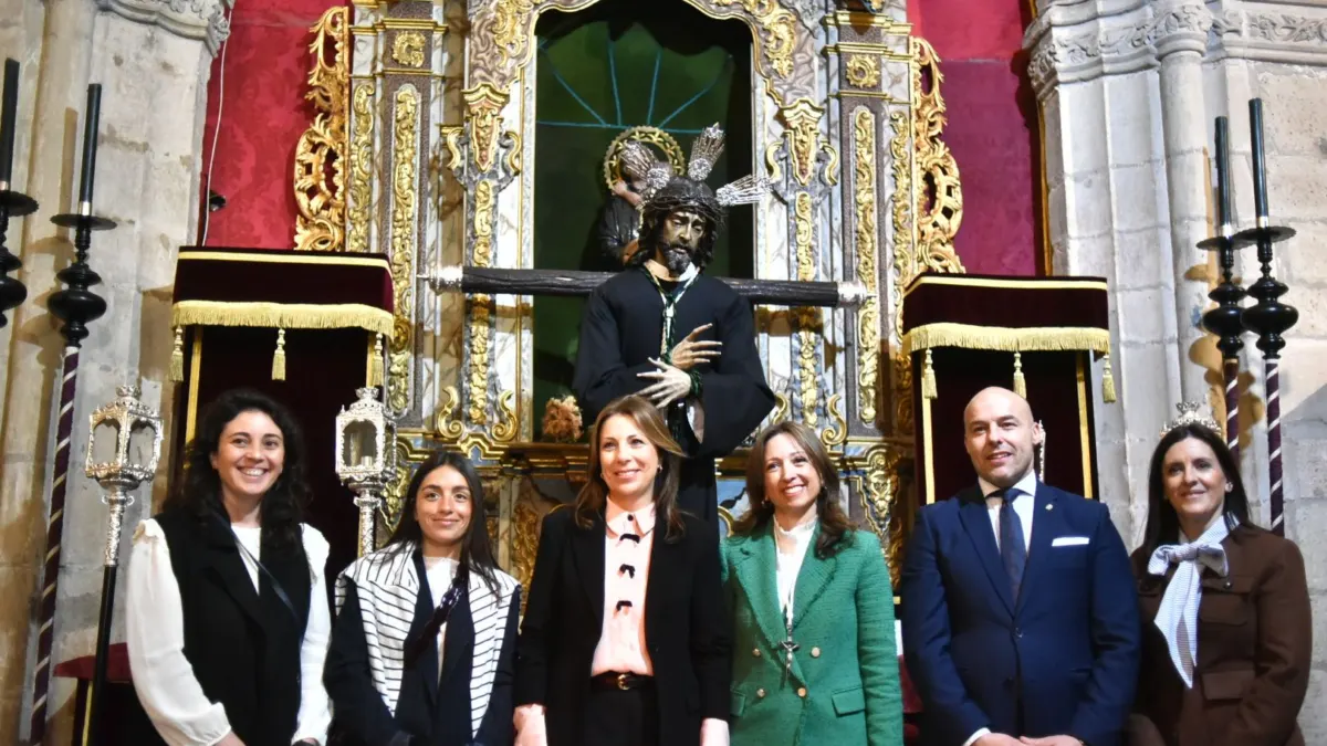La delegada de la Junta visita las cofradías de Ronda