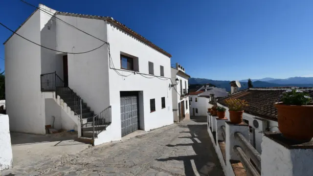 Benadalid culmina la renovación integral de la antigua ‘casa de los maestros’ con una inversión de más de 38.000 euros