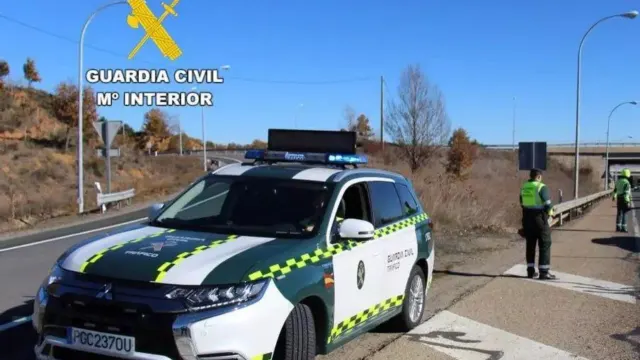 Muere un motorista tras salirse de la vía en la A-369 a su paso por Atajate