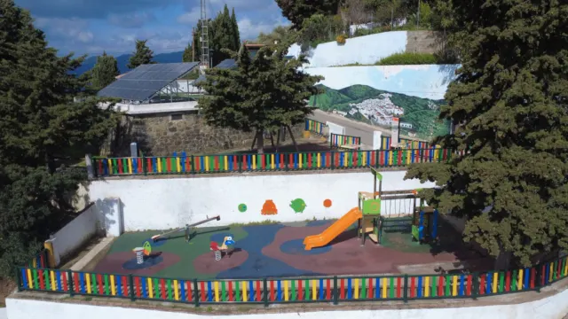El Ayuntamiento de Jubrique mejora parques, instalaciones deportivas y espacios públicos con una inversión de más de 25.600 euros