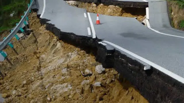 Fotonoticia: Carreteras tercermundistas