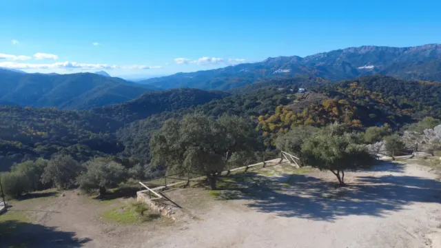 Alpandeire apuesta por el turismo itinerante con una nueva zona para autocaravanas