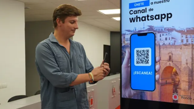 ¿Un arma electoral de difusión masiva? El Ayuntamiento de Ronda estrena un canal de WhatsApp para difundir su gestión a menos de un año de las…