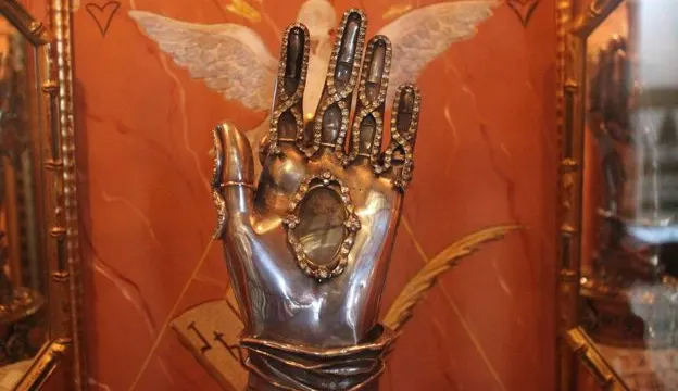 La mano incorrupta de Santa Teresa podría dejar Ronda si cierra el convento de las Carmelitas