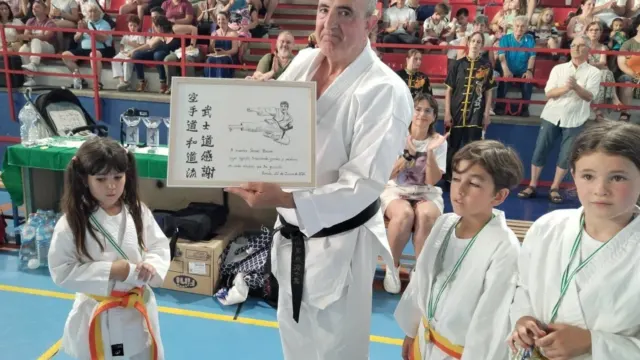 El Club Bushido rinde homenaje a Antonio Bravo en el 40 aniversario de una vida dedicada al kárate