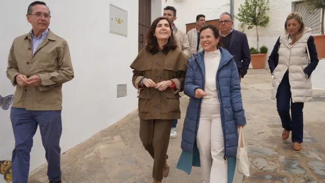 Cartajima traslada a la Junta sus principales necesidades y proyectos durante la visita de la consejera de Empleo