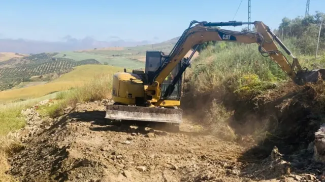 Por fin se inician las obras de mejora de la vía pecuaria Ronda-Olvera en Puerto Saúco
