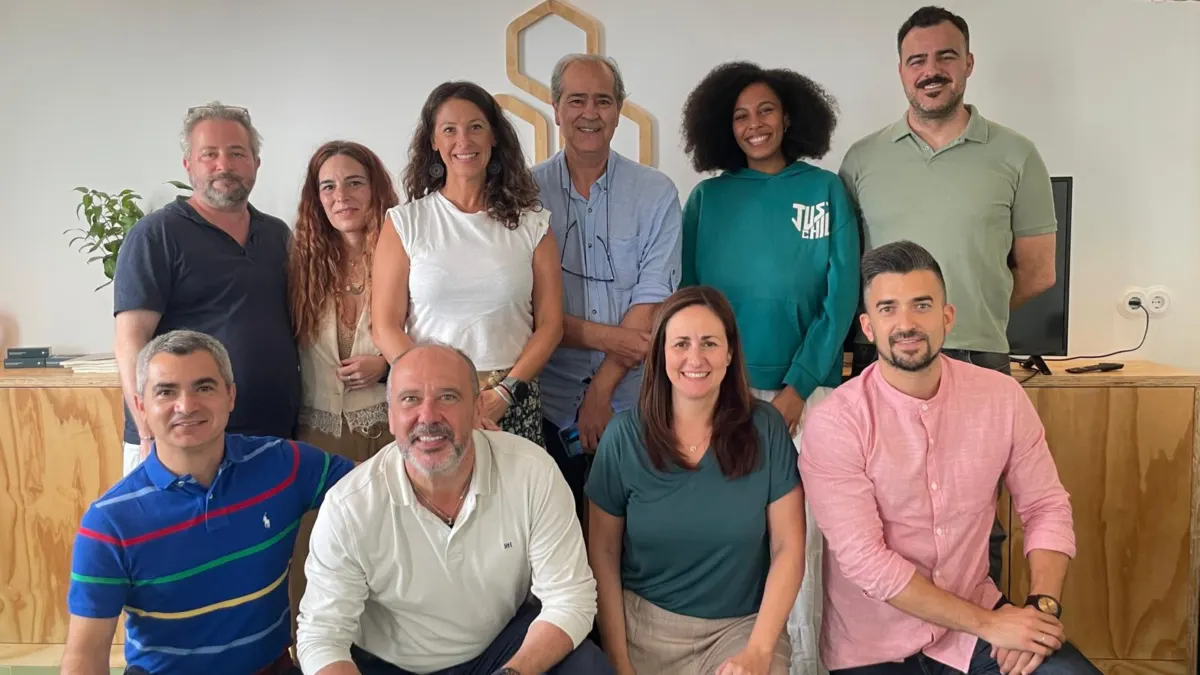 LAB Genalguacil reúne a entidades, emprendedores y artistas para intercambiar proyectos y experiencias para la innovación, recuperación de espacios…