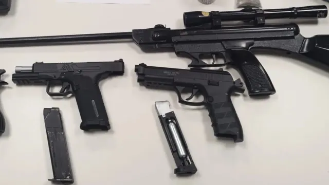 La Policía Local de Ronda decomisa doce armas de aire comprimido tras detectar disparos en la vía pública