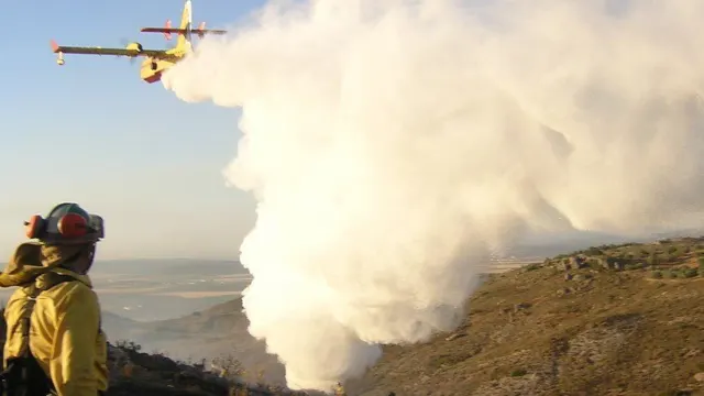 Un conato de incendio en Ronda obliga a movilizar medios aéreos y terrestres del Infoca